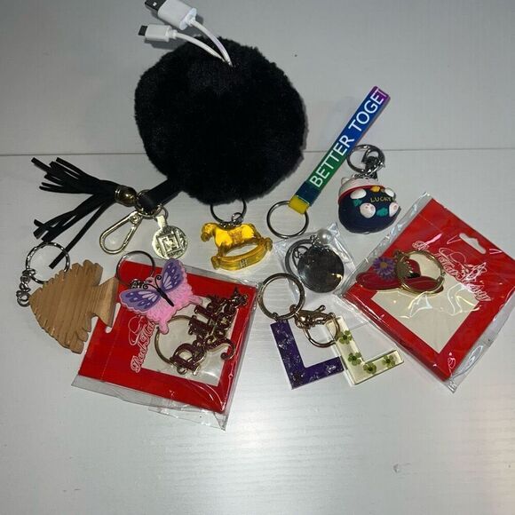 Keychain Lot Of 10 New-Preowned Bundle Keyring Resellers Flea market Collectors - Picture 1 of 6